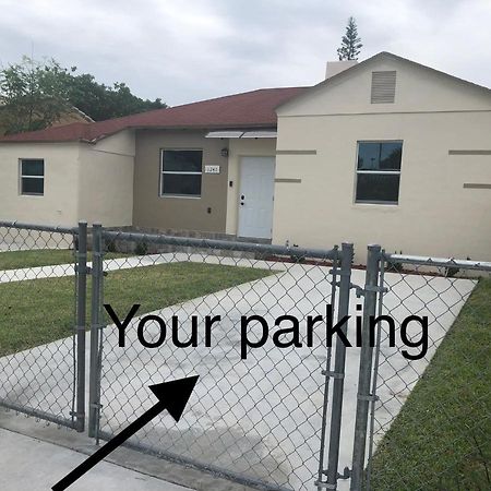 Your House In Miami Extérieur photo